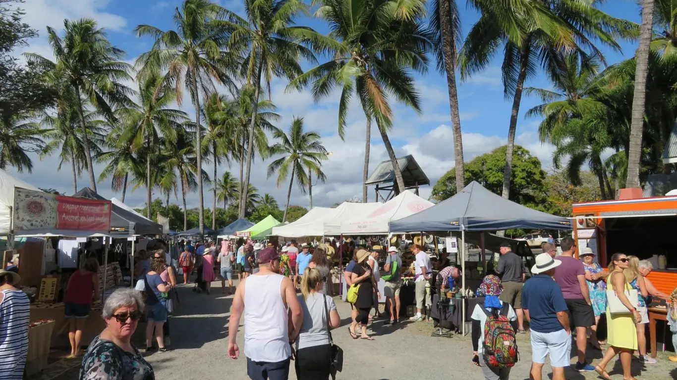 Port-Douglas-Sunday-Market